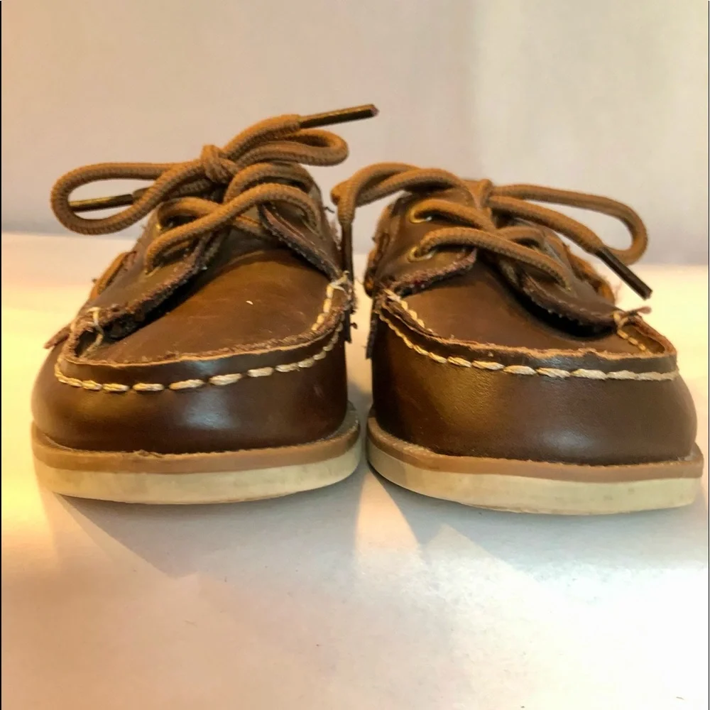 Cherokee Boys Boat Shoes Size 9 Brown Leather. Excellent Condition.